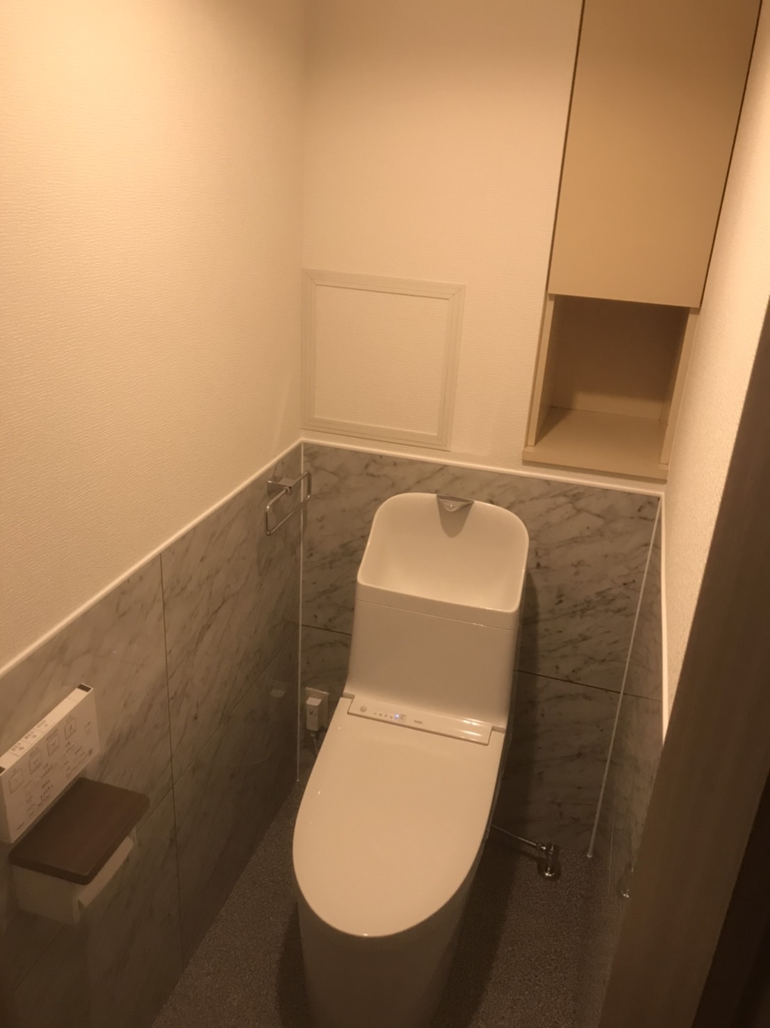 B10AFC8D-8EB0-4D52-9B5F-259D2B2F8416