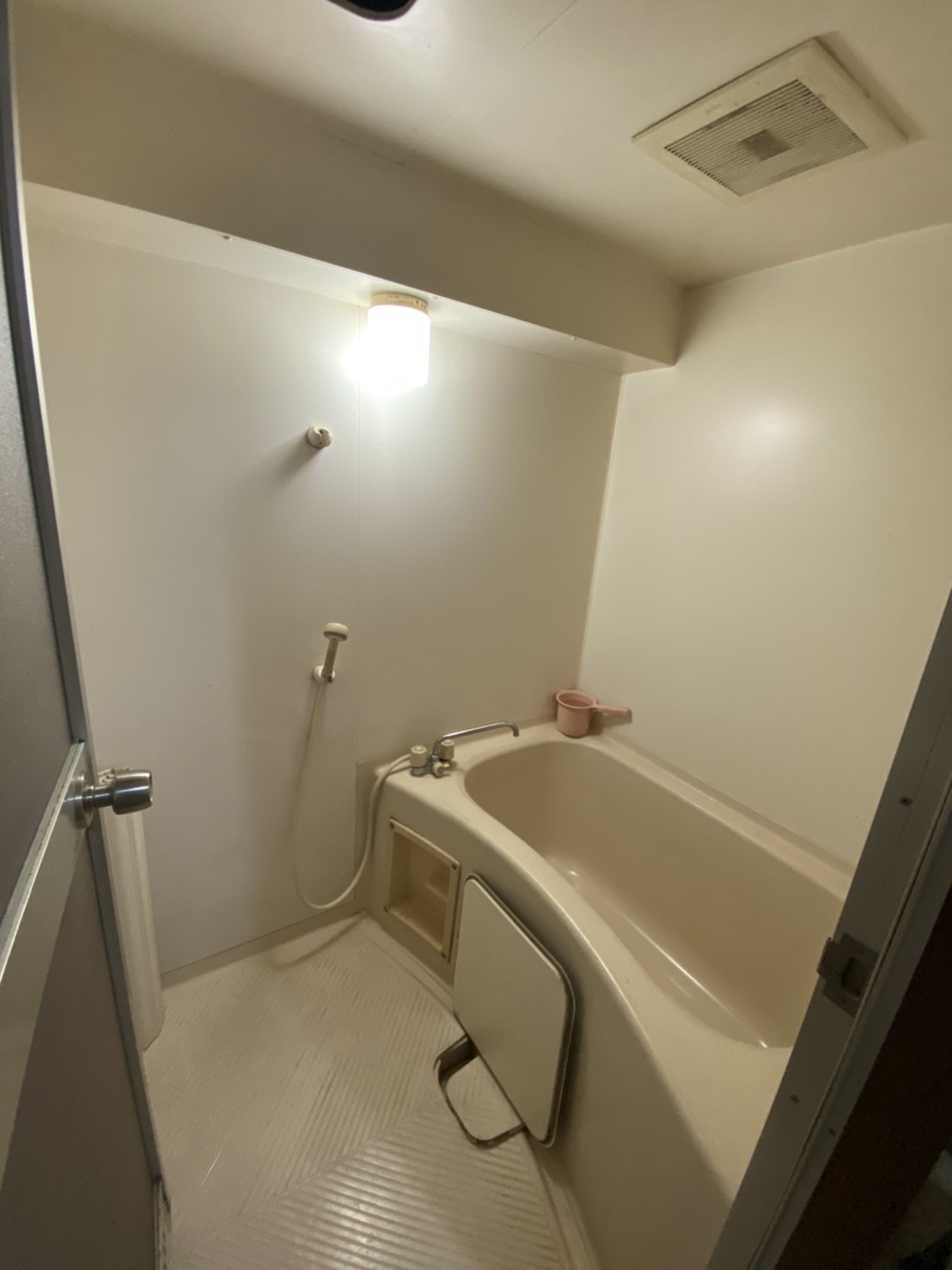 951995E5-8B7C-4626-84F4-3C6C188A6760