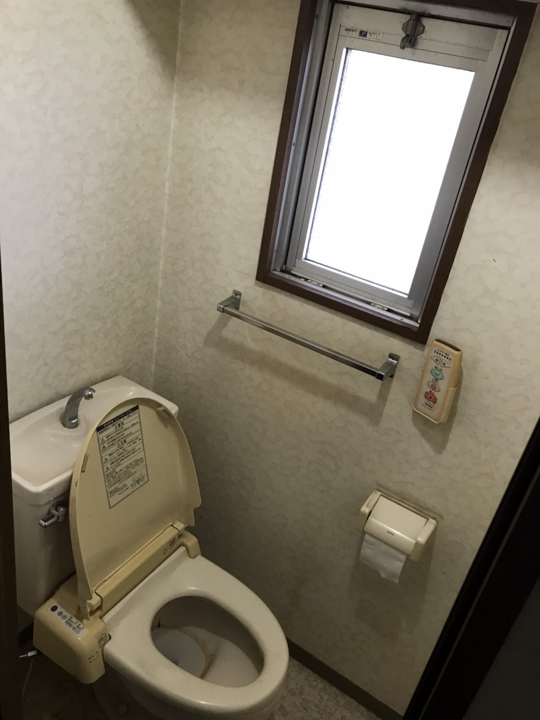 B6B07A65-CB3D-4E8A-B513-AFA9303F89CE