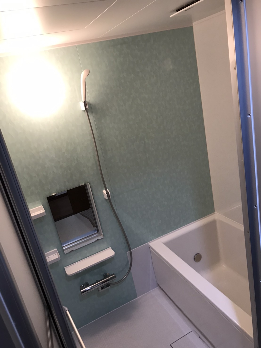 C9969D22-01B0-45DE-902A-7B2191E56A09