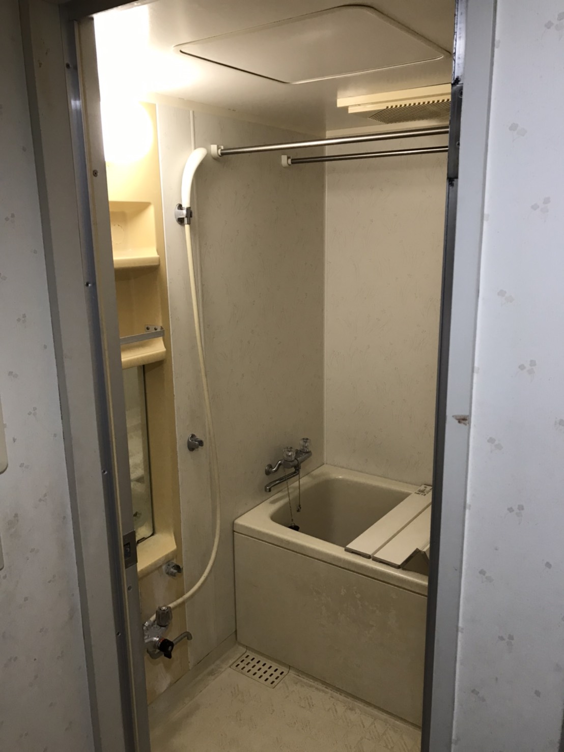 9396D7D5-7A9C-4F4E-A75F-354FF6769627