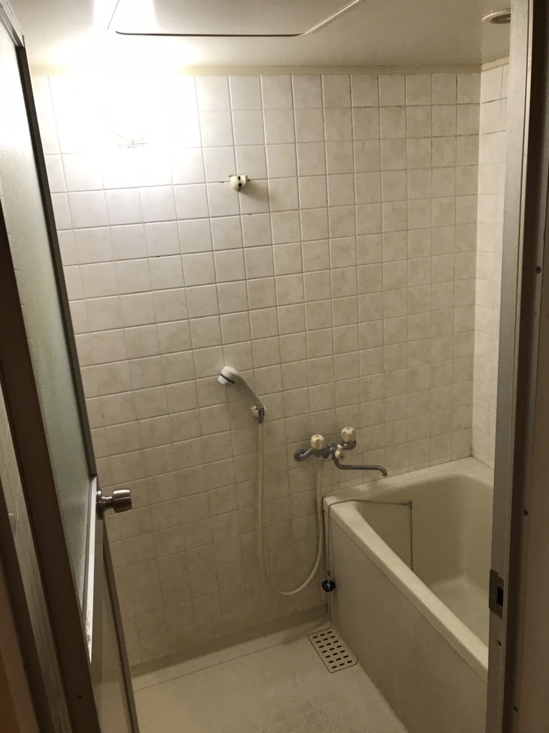 DBACC8BD-D477-44E5-B8E3-D3FB4B27A0C9