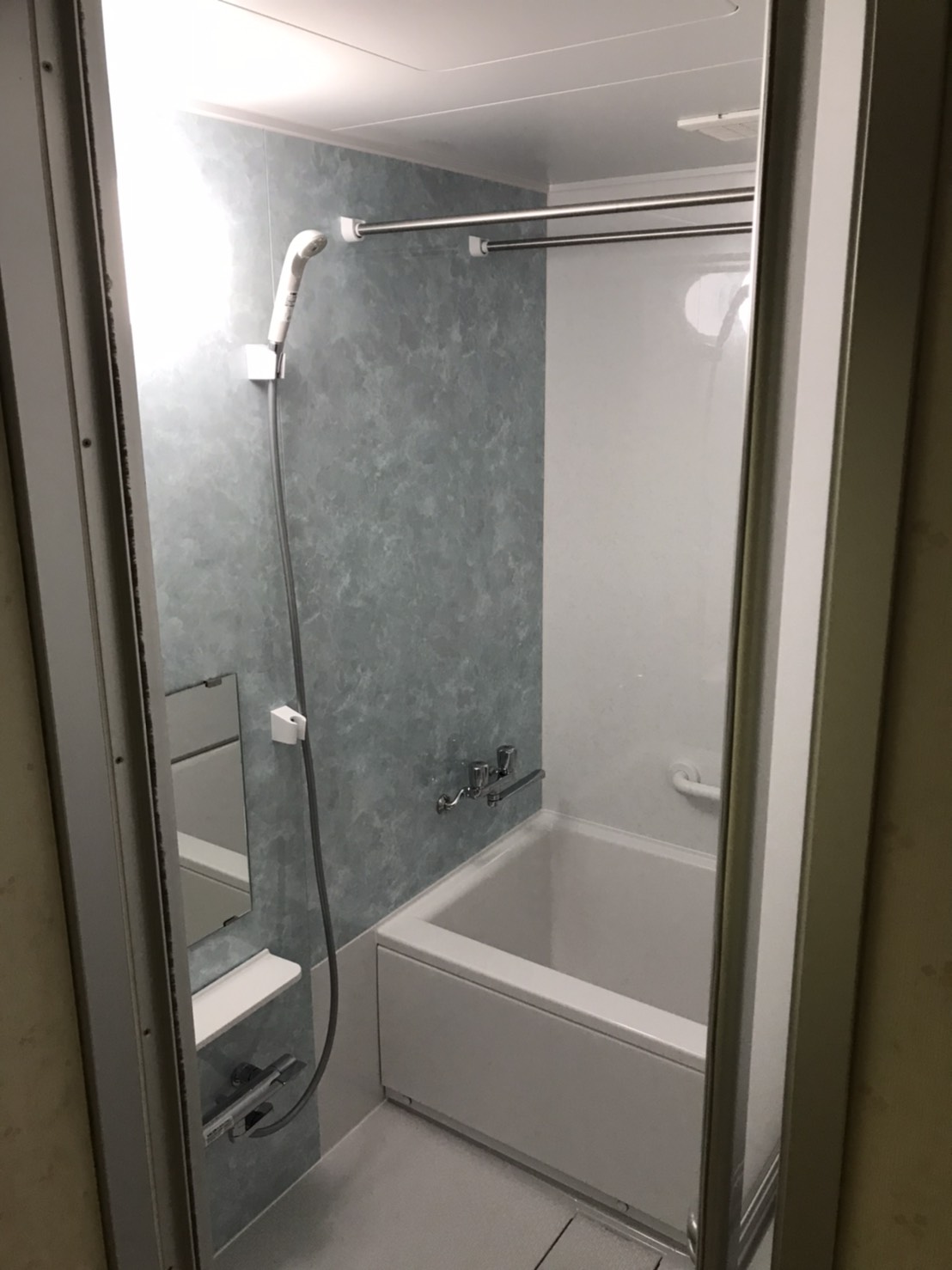 FF7625EC-D766-4B65-88B0-A9B0F182A177