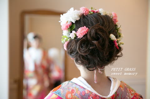 人とは違う 和装ヘアスタイル に 和装の花冠 結婚式 成人式の前撮りブーケ 髪飾りコーディネート相談 この着物にどれが似合う