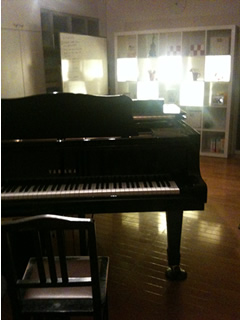 $個人ピアノ教室運営で主婦が毎月50万円稼ぐ方法