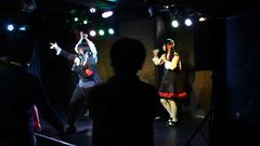 7008417_2181101403_219small