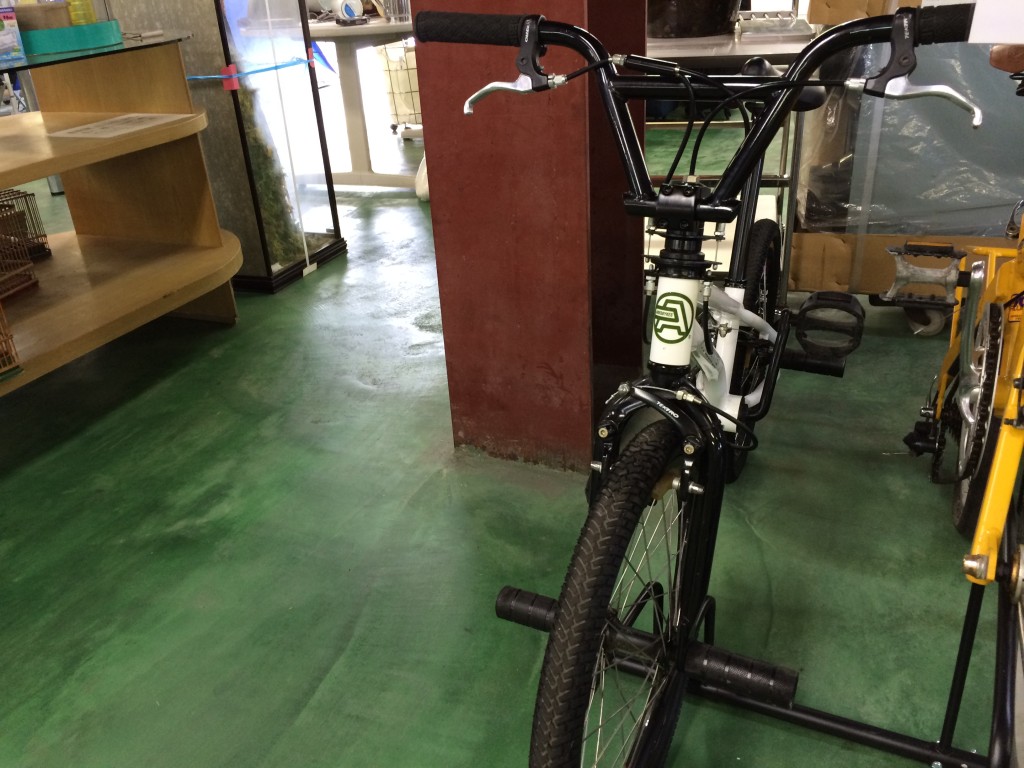 ARES　BYKES　BMX　自転車