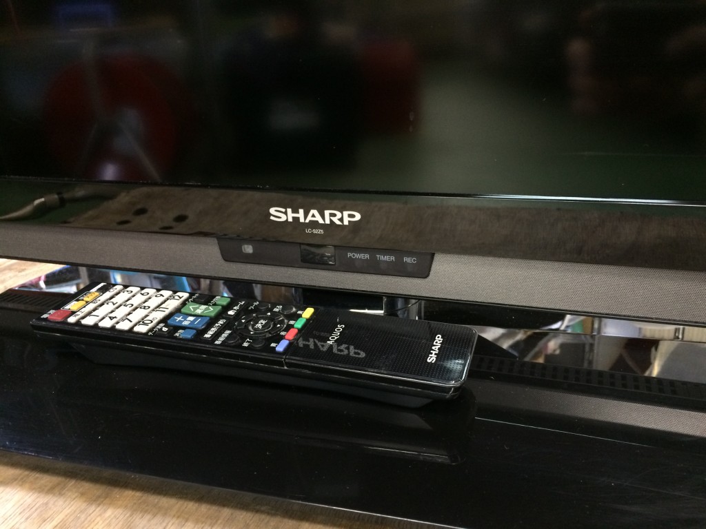 シャープAQUOS LC-52Z5