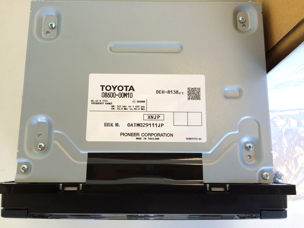 トヨタUSB/CDチューナーCP-W64