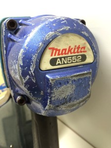 マキタmakitaエア釘打機AN552
