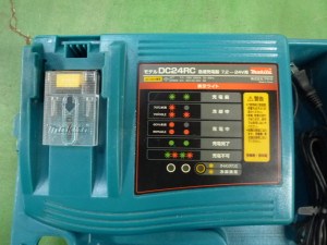 マキタ　インパクトレンチTW200DRA