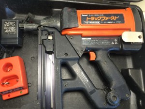 JFRコードレス ガス式鋲打ち機 トラックファースト TF-1100JQ
