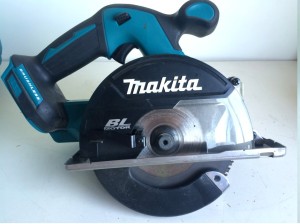 makita充電式 チップソーカッタCS551D①