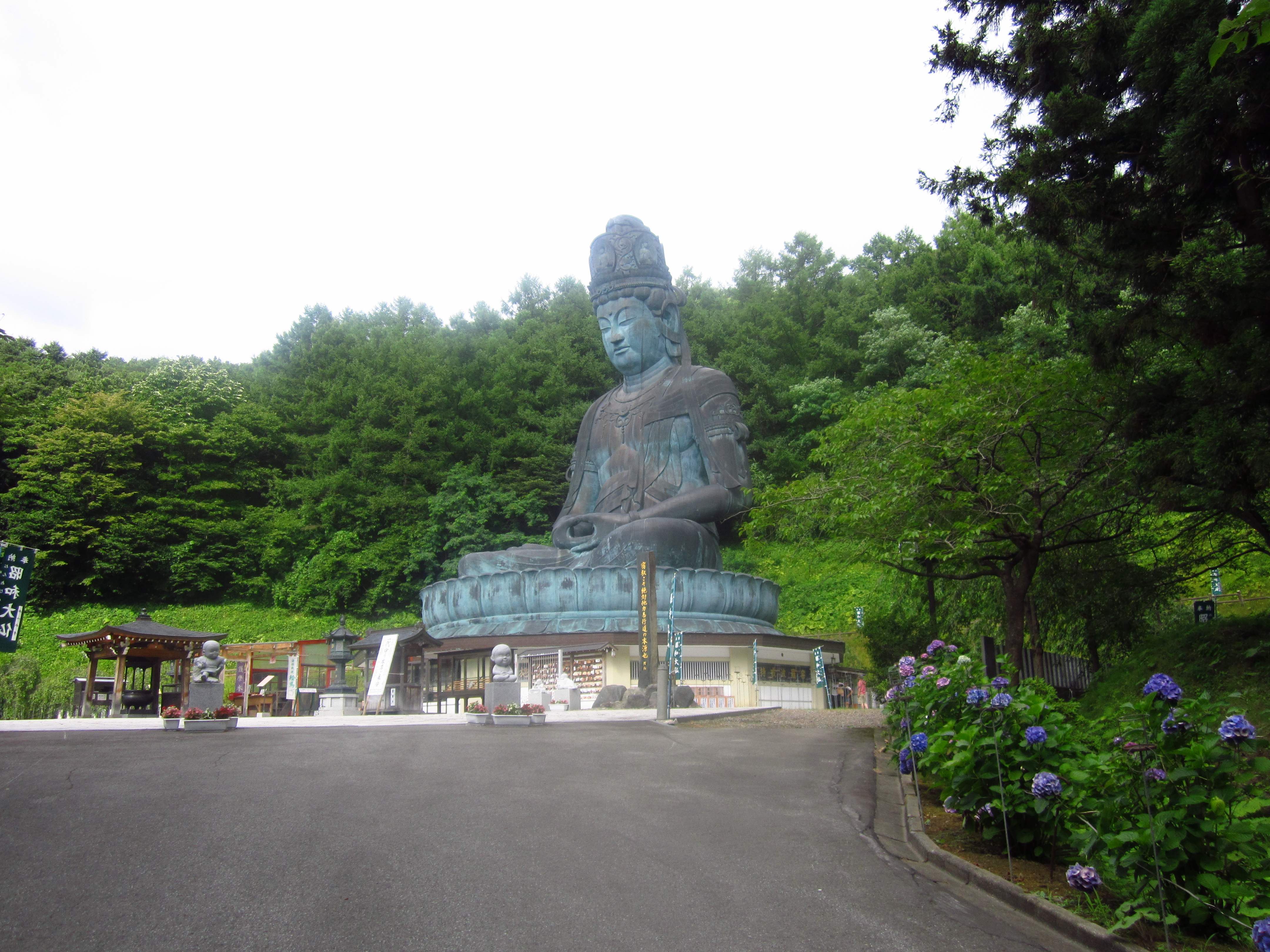 青森　昭和大仏