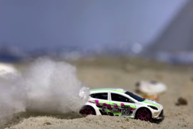 【ビデオ】ミニカーがビーチでドリフトする『ビーチカーナ 1.0』を豪フォードが公開! 【ビデオ】ミニカーがビーチでドリフトする『ビーチカーナ 1.0』を豪フォードが公開!