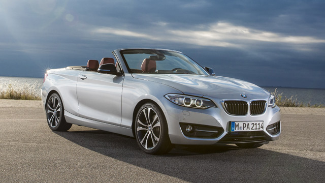 桜吹雪を浴びながらドライブ！ BMWから爽快なオープンモデルが登場