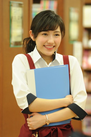 まゆゆ、主演ドラマ主題歌に「ビビッ」　今春専卒生が作曲