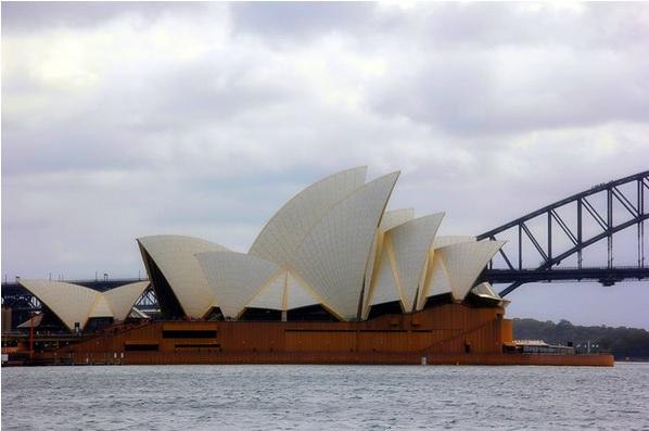 オーストラリア、論文代筆問題で大学生７０人以上処分か　中華系業者が中国で書かせる