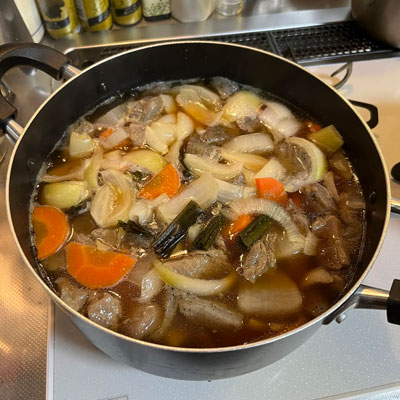 “牛すじ煮込み”