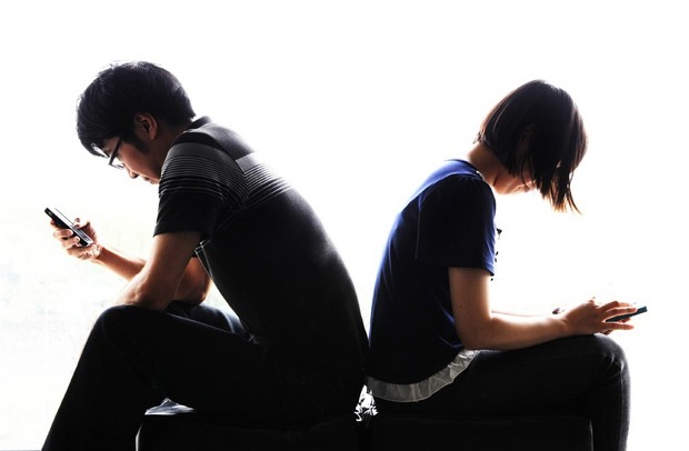 「スマホ　悪い姿勢」の画像検索結果