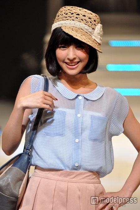 18歳美少女モデル、水着グラビアに「いつもとはまた違った私」