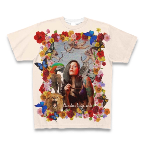 刺青女とアニマル（全面プリント） 全面プリントTシャツ (ベビーピンク):刺青女を中心に様々なアニマルや蝶を配置したグラフィックTシャツ（フォトTシャツ）の全面プリントです。 by グラフィックTシャツ、フォトTシャツ中心のTシャツ屋『カメレオンデザインワークス』:グラフィックTシャツ、フォトTシャツ中心のTシャツ屋です。