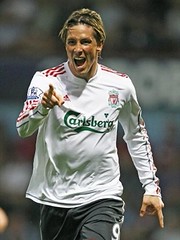 Fernando Torres celebrates the third goal