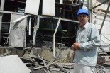 イスラエル軍の砲撃で破壊された主力の発電機。＝28日、ヌーサイラート市　写真：筆者＝