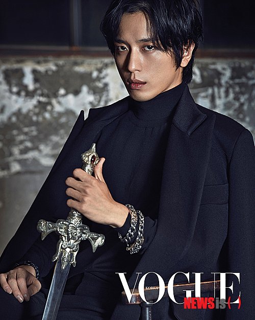 チョン ヨンファ オールブラックスーツ Cnblue 정용화 사랑 해요 Keicyanのブログ