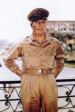 240px-Douglas_MacArthur_smoking_his_corncob_pipe.jpg