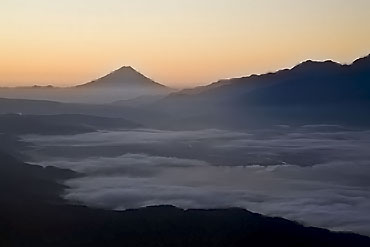 高ボッチ山 雲海　富士山