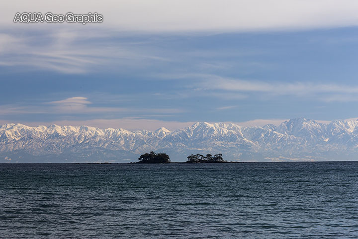 能登半島から富山湾越しに望む立山連峰 北アルプス 水中カメラマンのデスクワークな日々