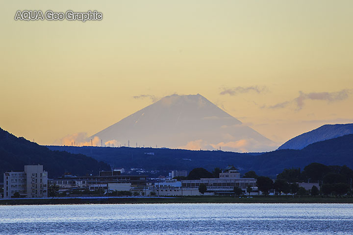 夏の望遠富士 諏訪湖