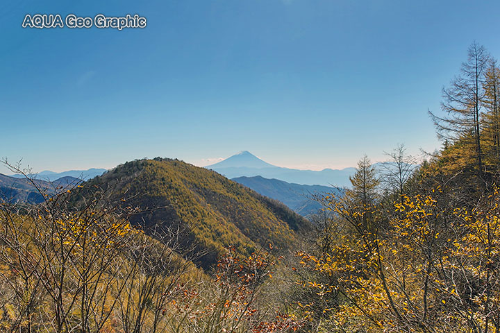 クリスタルライン　紅葉　富士山　木賊峠