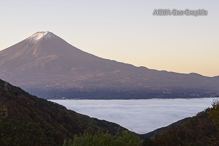 富士山　河口湖　霧　雲海　御坂峠