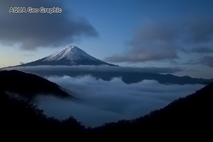 富士山　河口湖　霧　雲海　御坂峠