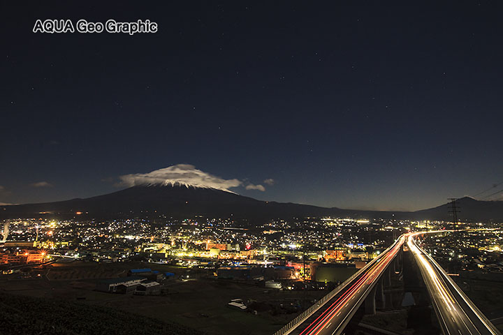 富士山　満月　夜景　新東名高速道路