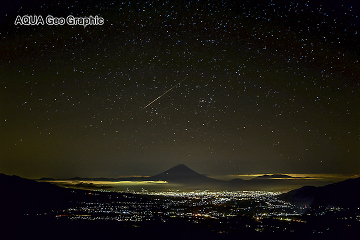 おうし座流星群火球　富士山　雲海　夜景　観音平　八ヶ岳　星空