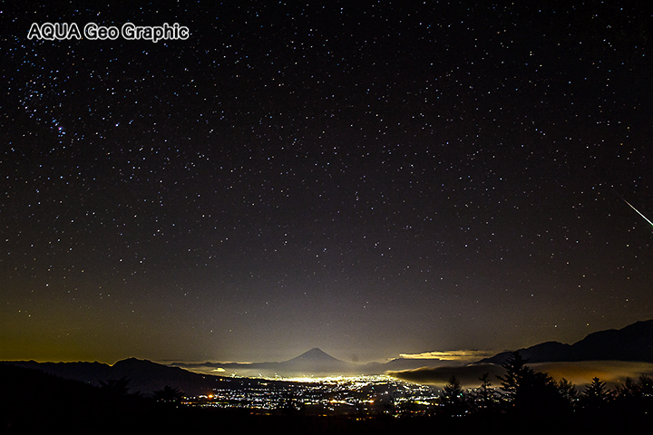 おうし座流星群火球　富士山　雲海　夜景　観音平　八ヶ岳　星空