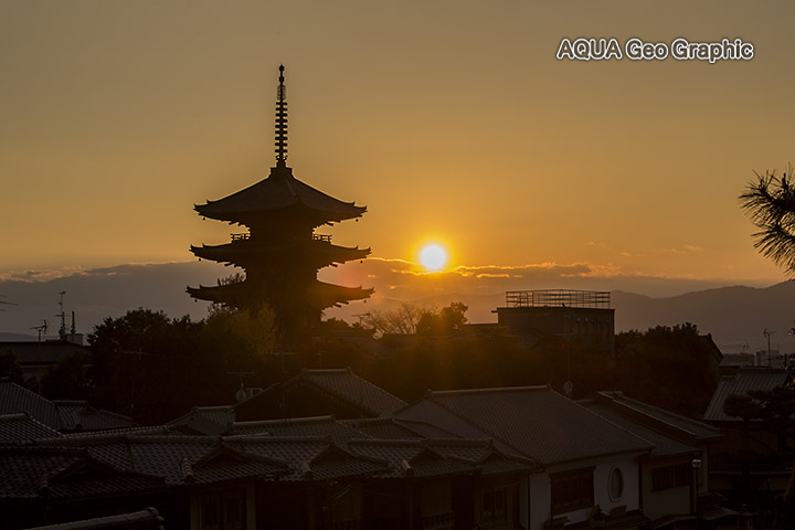 京都 八坂の塔 五重塔 夕日 高台寺