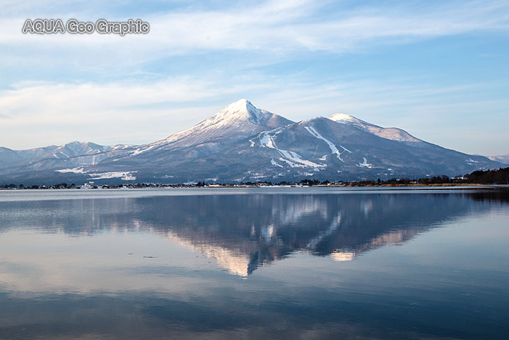 猪苗代湖 雪景色　会津磐梯山　水鏡 鏡面絶景