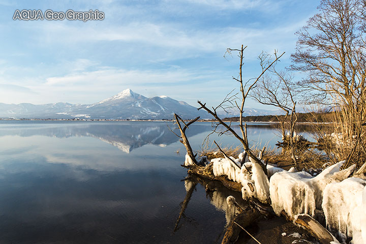 猪苗代湖 しぶき氷　雪景色　会津磐梯山　水鏡 鏡面絶景