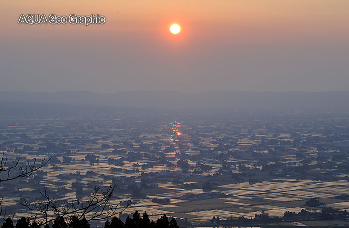 富山平野　散居村　夕日　夕焼け