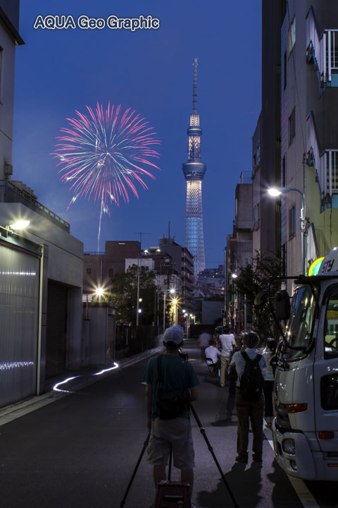 東京スカイツリーと隅田川花火大会 水中カメラマンのデスクワークな日々