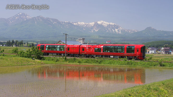 リゾート観光列車 えちごトキめき鉄道「雪月花」