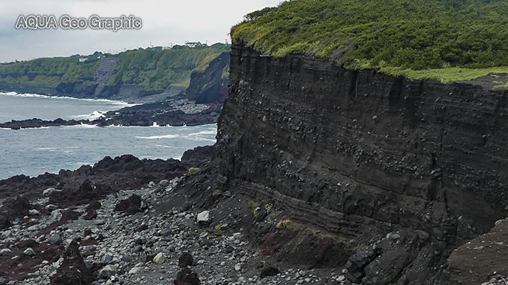 トウシキ海岸　海食崖地層　伊豆大島 東海汽船 伊豆大島ジオパーク geopark