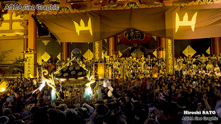 浅草の三社祭（浅草神社例大祭） 宵宮 東京夜景