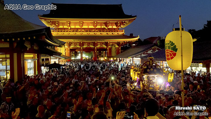 浅草の三社祭（浅草神社例大祭） 宵宮 東京夜景