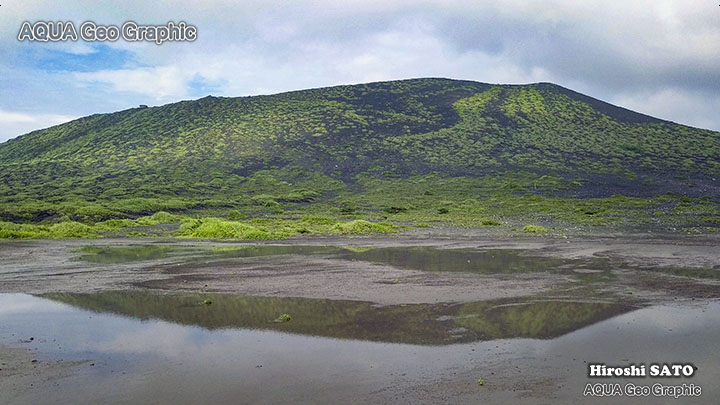 逆さ三原山 三原山　伊豆大島　伊豆諸島　伊豆七島　ドローン空撮 多摩島しょ部