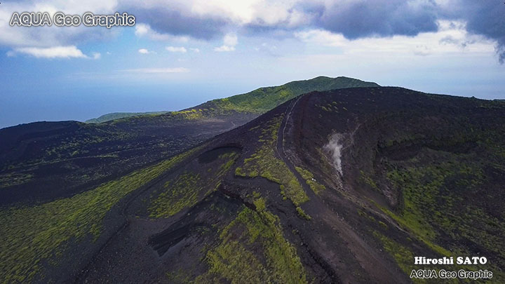 伊豆大島ジオパーク　三原山 火山 火口　伊豆大島　伊豆諸島　伊豆七島　ドローン空撮 多摩島しょ部